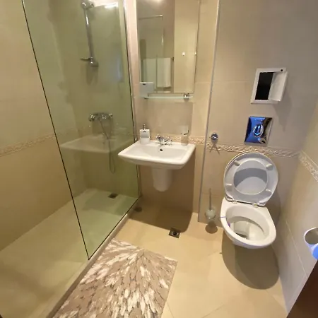 Elegantz 1 Apartment